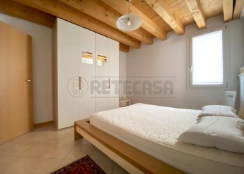 11.jpg - Bilocale Bassano del Grappa - foto 13