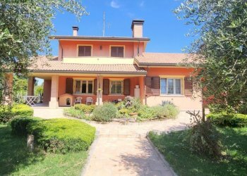 foto.jpg - Villa Via Giuseppe Garibaldi 101, Bellaria-Igea Marina - foto 1