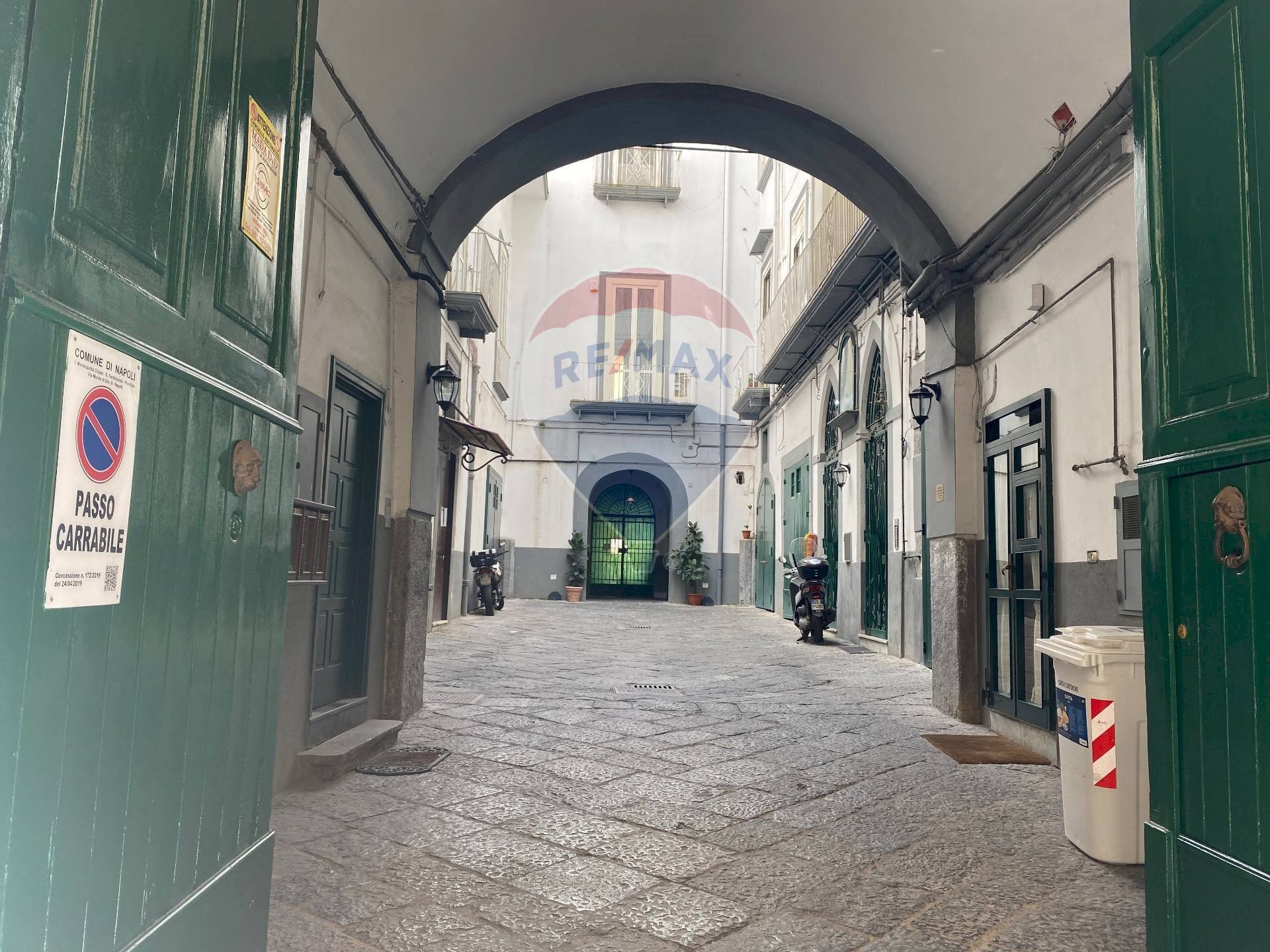 Box Via Monte di Dio, Napoli (zona San Ferdinando) - foto 1