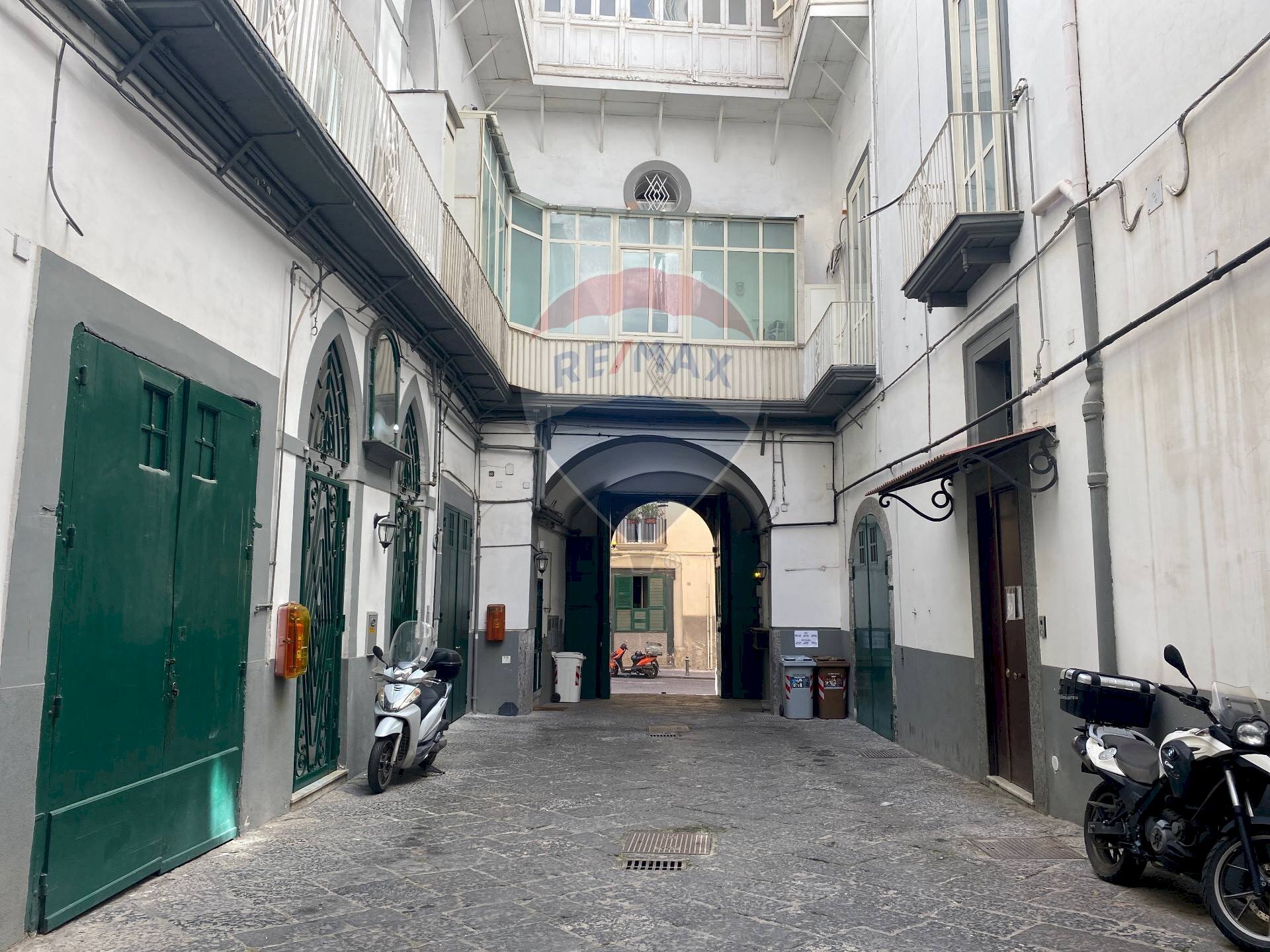 Box Via Monte di Dio, Napoli (zona San Ferdinando) - foto 3