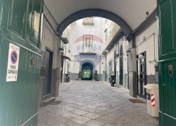 Box Via Monte di Dio, Napoli (zona San Ferdinando) - foto 1
