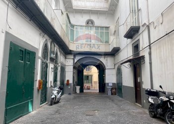 Box Via Monte di Dio, Napoli (zona San Ferdinando) - foto 3