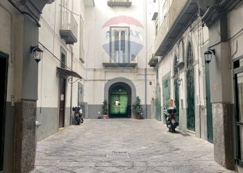 Box Via Monte di Dio, Napoli (zona San Ferdinando) - foto 4