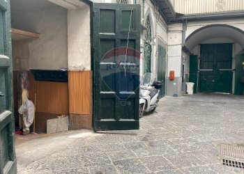Box Via Monte di Dio, Napoli (zona San Ferdinando) - foto 5