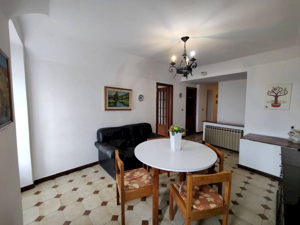 soggiorno - Appartamento via Borgo Barnati, Pontedassio - foto 3