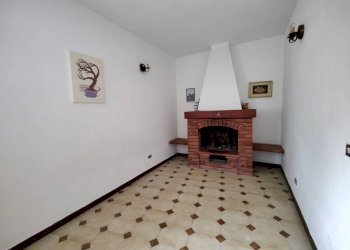 Camera da letto - Four-room apartment via Borgo Barnati, Pontedassio - photo 15