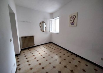 Camera da letto - Four-room apartment via Borgo Barnati, Pontedassio - photo 16
