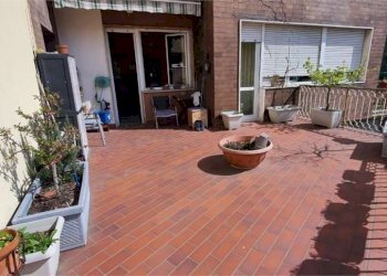 Balcone - Trilocale via Lazio, 43, Varese - foto 1