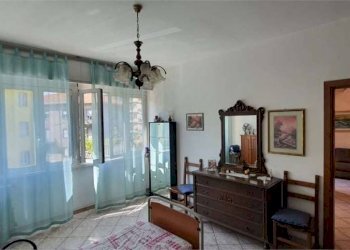 Camera da letto - Trilocale via Lazio, 43, Varese - foto 20