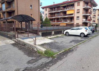 Magazzino via Fratelli Rosselli, 1, Varese - foto 1