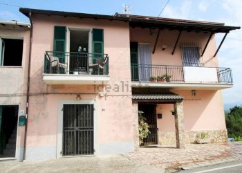 facciata - Quadrilocale via Trezzo, Beverino - foto 2