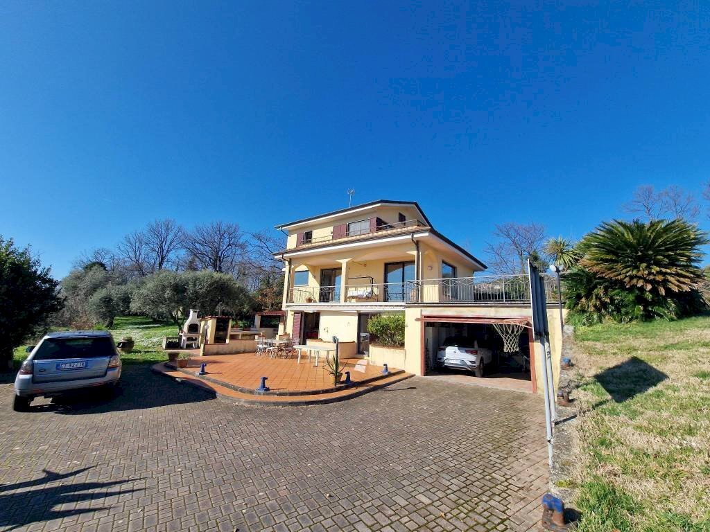 Zona - Villa via debbio, Bolano - foto 1