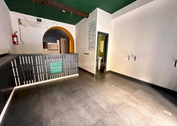 IMG-20240614-WA0022.jpg - Locale Commerciale Via Giambattista Vico 9, Caserta - foto 2