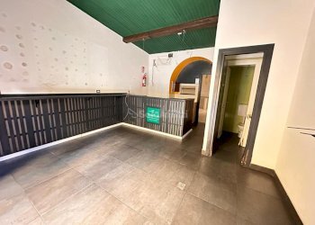 IMG-20240614-WA0024.jpg - Locale Commerciale Via Giambattista Vico 9, Caserta - foto 3