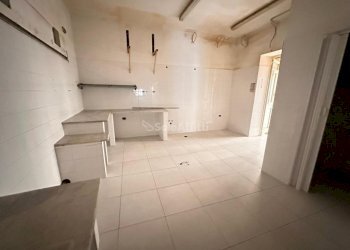 IMG-20240614-WA0018.jpg - Locale Commerciale Via Giambattista Vico 9, Caserta - foto 12