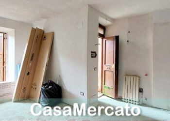 1.jpg - Trilocale Via del Macello Vecchio, Rocca di Papa - foto 1