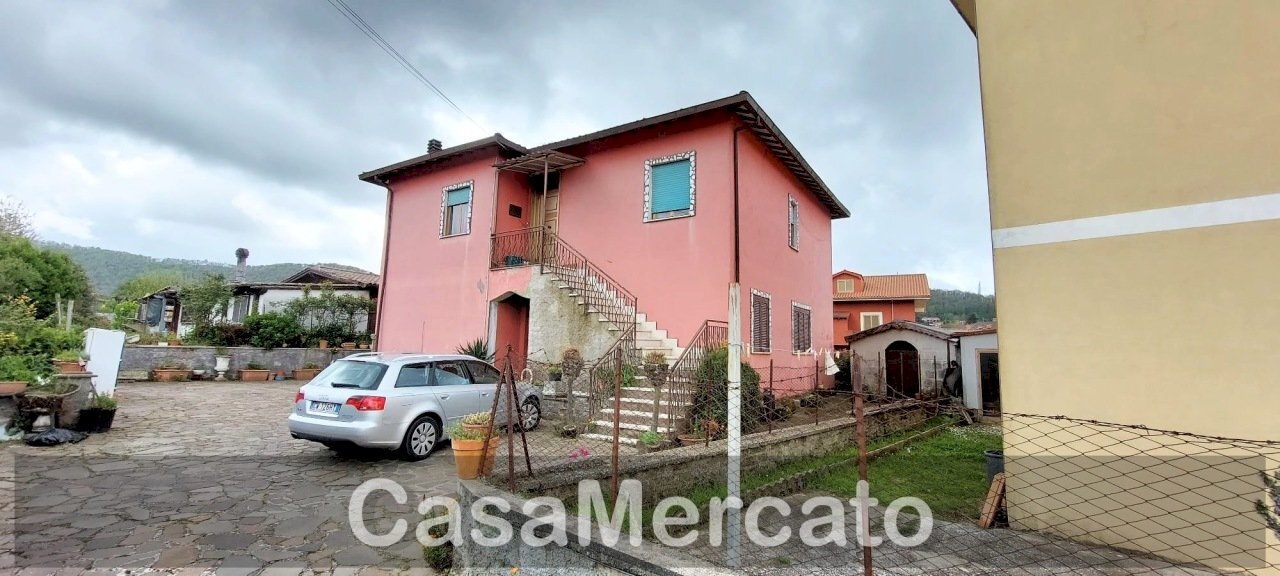 2e.jpg - Quadrilocale Rocca di Papa - foto 2