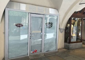 Negozio VIA ROMA, 31, Cuneo (zona Centro Storico) - foto 1