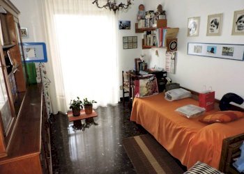 CAMERA 2 - Trilocale via Bartolomeo Carrea, 8, Genova (zona Sampierdarena) - foto 10