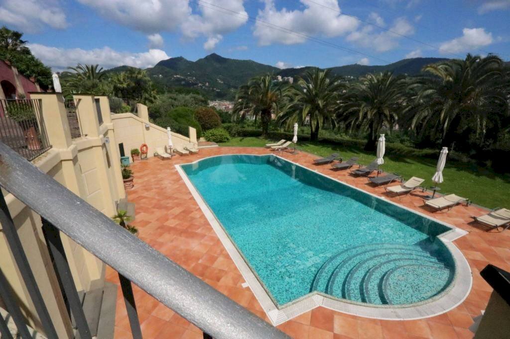 Piscina - Quadrilocale via Antonietta Massuccone Mazzini, Genova (zona Bolzaneto) - foto 3