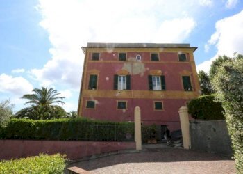 Facciata - Quadrilocale via Antonietta Massuccone Mazzini, Genova (zona Bolzaneto) - foto 5