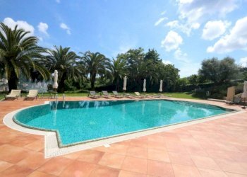 Piscina - Quadrilocale via Antonietta Massuccone Mazzini, Genova (zona Bolzaneto) - foto 41