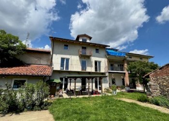 FACCIATA - Villa a Schiera strada Barazzetto Vandorno, 75, Biella - foto 2