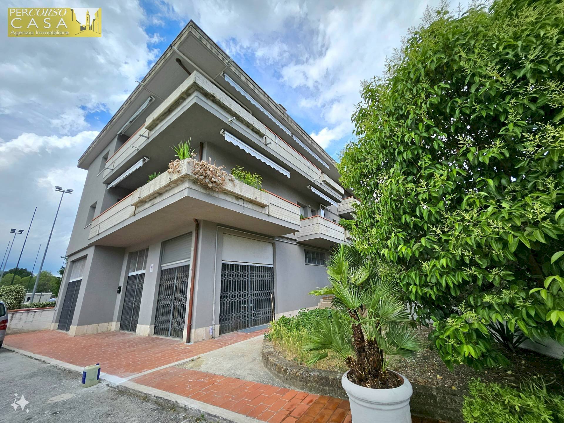 Four-room apartment Strada Statale 81, Teramo - photo 1