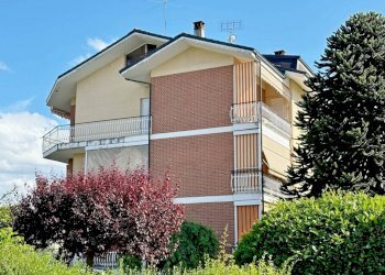 Facciata - Box via San Bernolfo, 25, Mondovì - foto 7