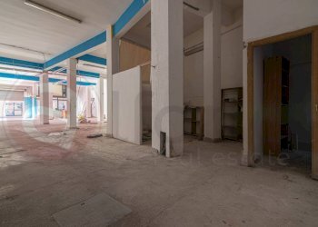 Locale Commerciale Via Gregorio Antonelli, Terracina - foto 13