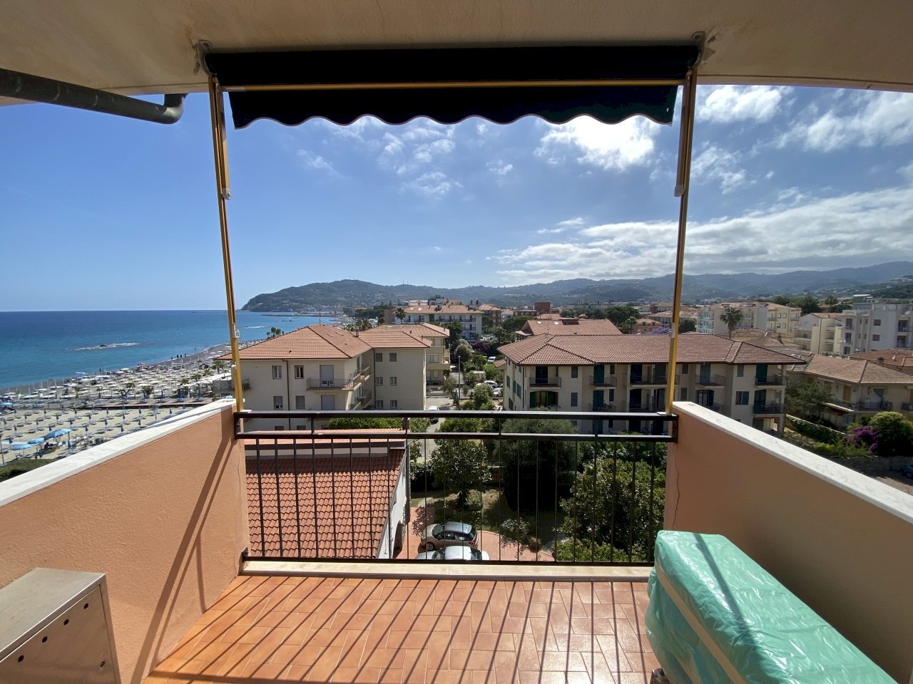 image00001.jpeg - Appartamento Largo Parodi 2, San Bartolomeo al Mare - foto 1