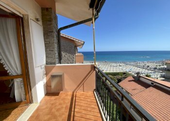 image00015.jpeg - Appartamento Largo Parodi 2, San Bartolomeo al Mare - foto 17