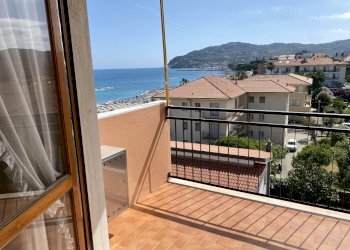 image00018.jpeg - Appartamento Largo Parodi 2, San Bartolomeo al Mare - foto 19