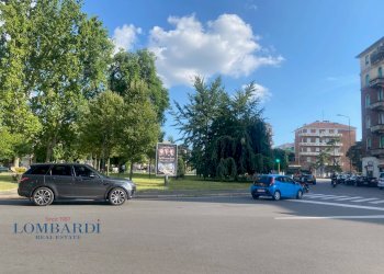 Shop Piazza Guglielmo Miani, Milano - photo 2