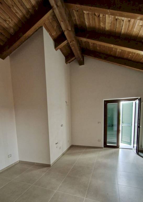 Stanza non arredata - Attico via Umberto I, 15, Rocca de' Baldi - foto 2