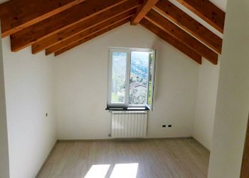 Stanza non arredata - Casa indipendente via Serro Antico, Avegno - foto 4