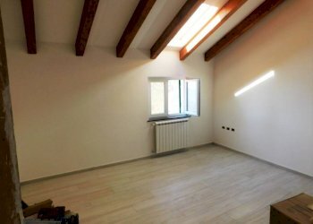 Stanza non arredata - Casa indipendente via Serro Antico, Avegno - foto 9