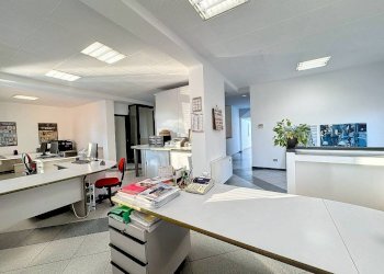 Interno non residenziale - Ufficio via Monte Rosa, 1, Venegono Superiore - foto 7
