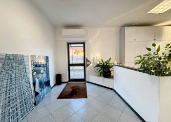 Interno non residenziale - Ufficio via Monte Rosa, 1, Venegono Superiore - foto 9