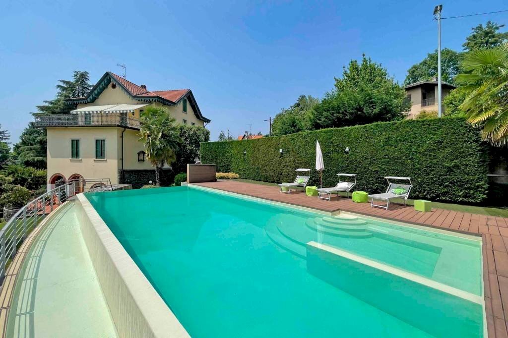 Piscina - Villa via Gioacchino Rossini, 6, Venegono Superiore - foto 3