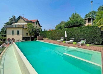Piscina - Villa via Gioacchino Rossini, 6, Venegono Superiore - foto 3