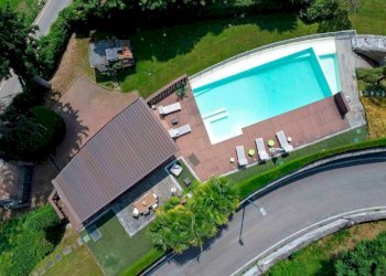 Piscina - Villa via Gioacchino Rossini, 6, Venegono Superiore - foto 11