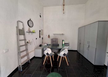6da94d75-b8b8-4a6d-a601-a2f600ba564a.jpg - Commercial Premises Via XX Settembre 3, Sarzana - photo 2