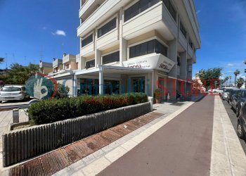 WhatsApp Image 2024-06-17 at 17.46.26_risultato.jp - Locale Commerciale Viale Giovanni Paolo II 9, Lecce - foto 3