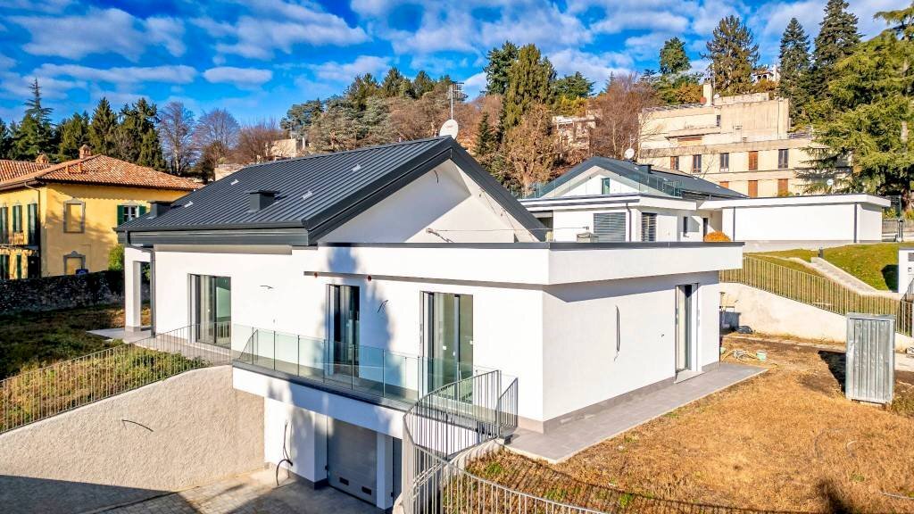 Facciata - Villa via Miogni, Varese - photo 2