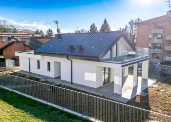 Facciata - Villa via Miogni, Varese - foto 4