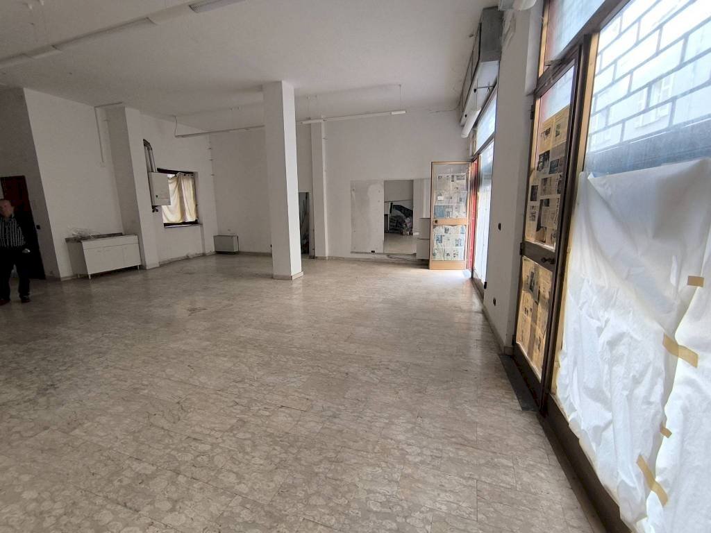 Interno non residenziale - Negozio via Govone Rosa, Mondovì - foto 1