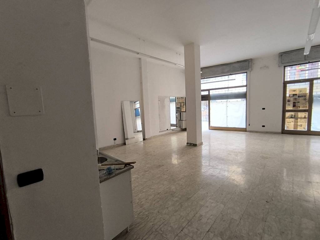 Interno non residenziale - Negozio via Govone Rosa, Mondovì - foto 2
