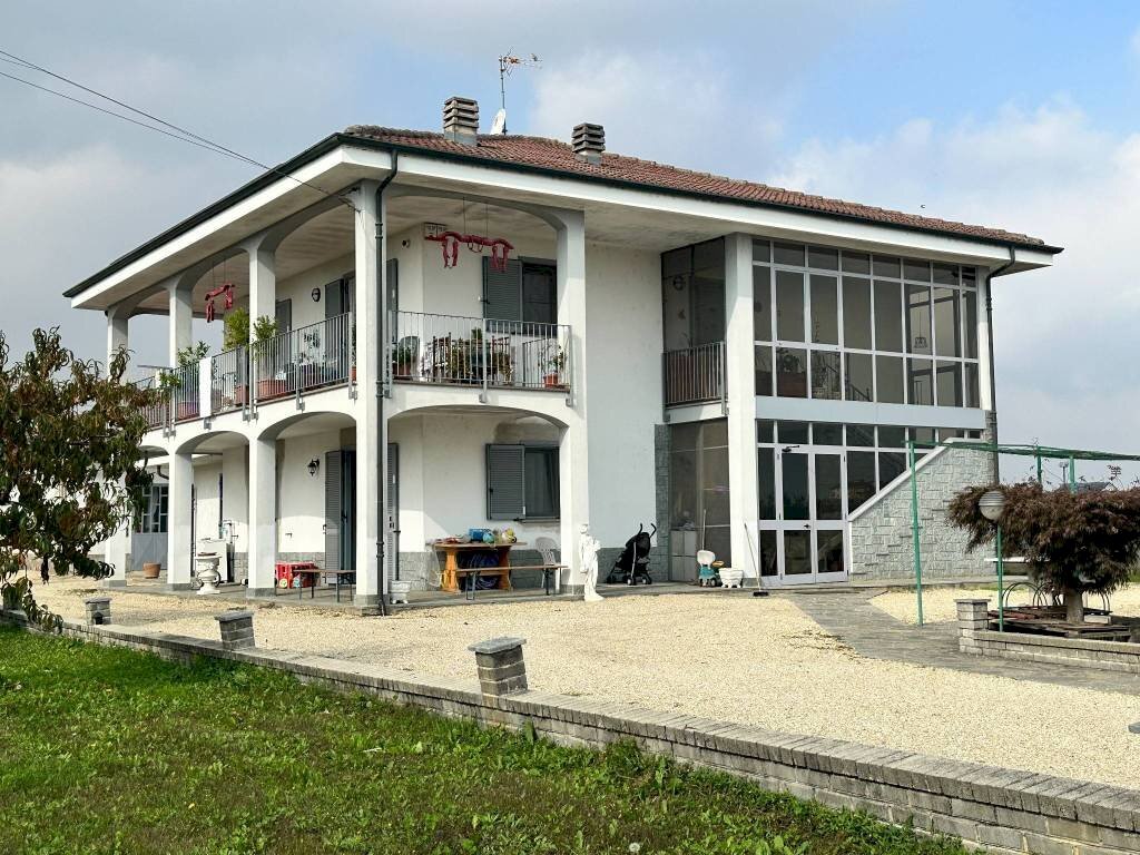 Facciata - Villa via Cuneo, Carmagnola - foto 3