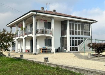 Facciata - Villa via Cuneo, Carmagnola - foto 3